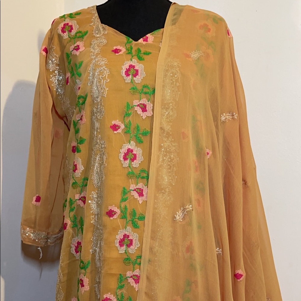 Salwar kameez readymade size44 colorMustard yellow  Indian Pakistani style new